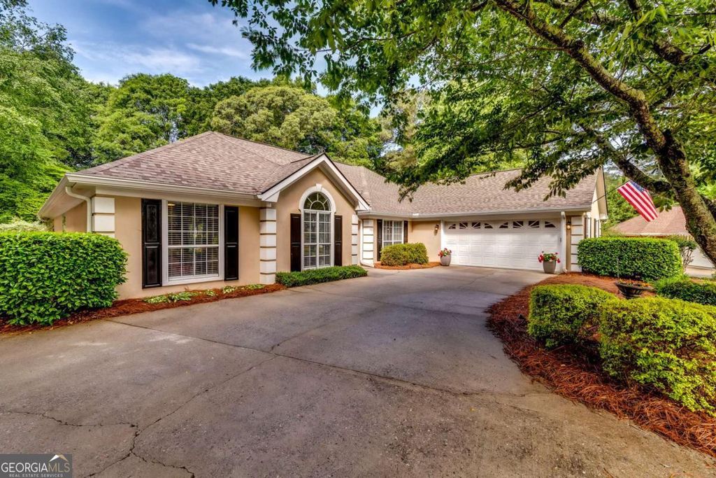 Photo of 505 Cambridge Circle, Jonesboro, GA 30236 (MLS # 10754709)