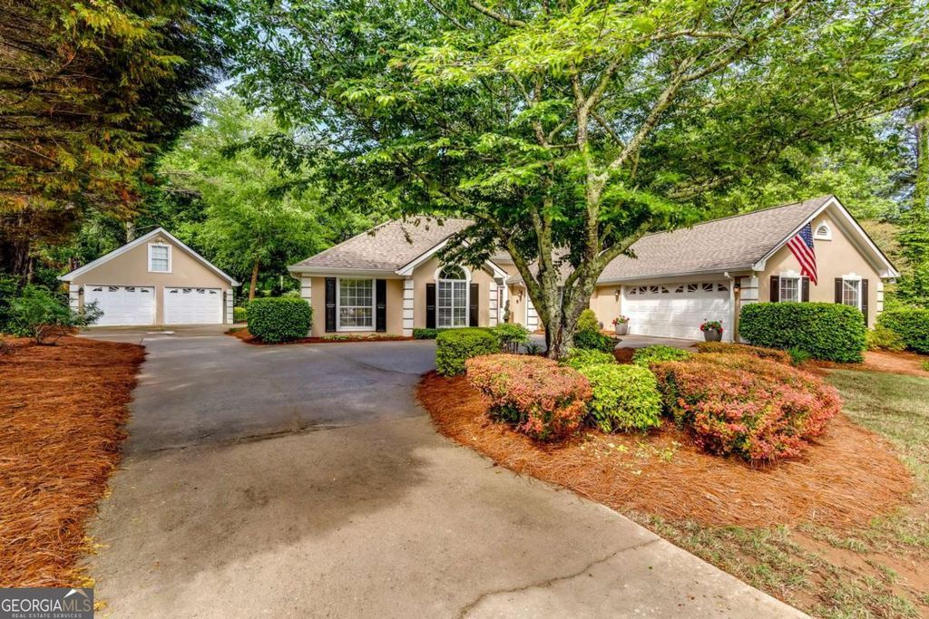 Photo of 505 Cambridge Circle, Jonesboro, GA 30236 (MLS # 10754709)