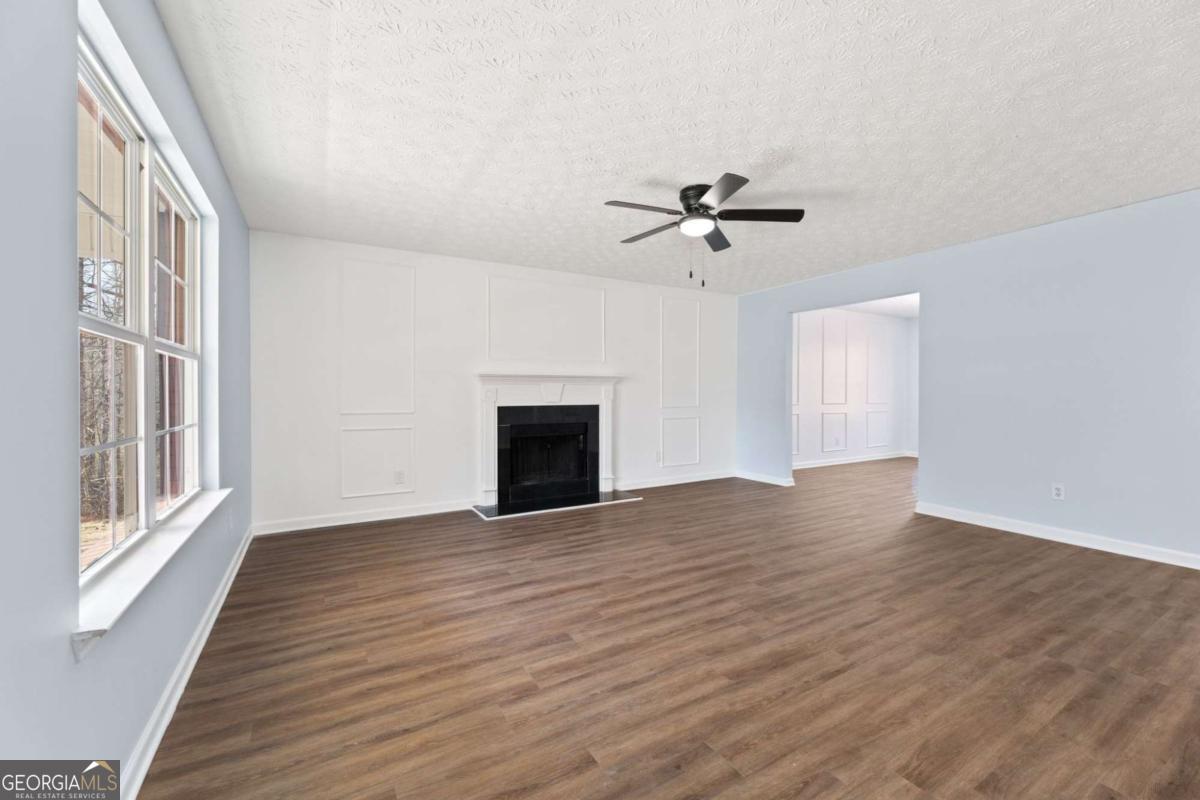 4722 Middleboro LN