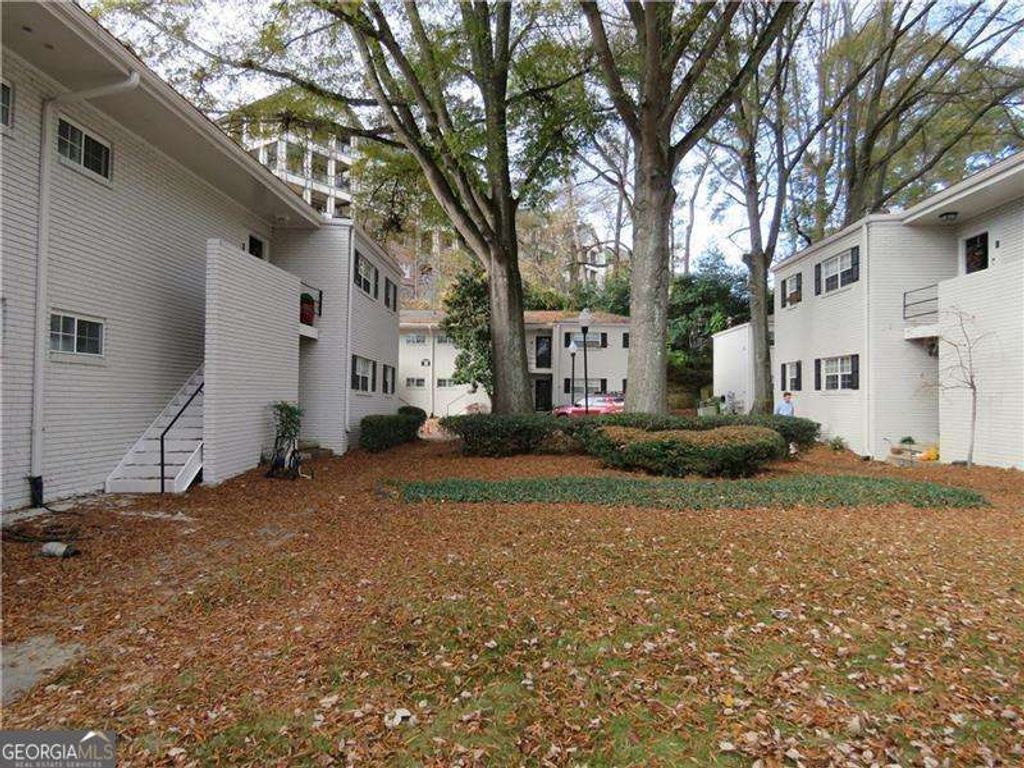 Photo of 311 Peachtree Hills Avenue NE #6A, Atlanta, GA 30305 (MLS # 10659826)