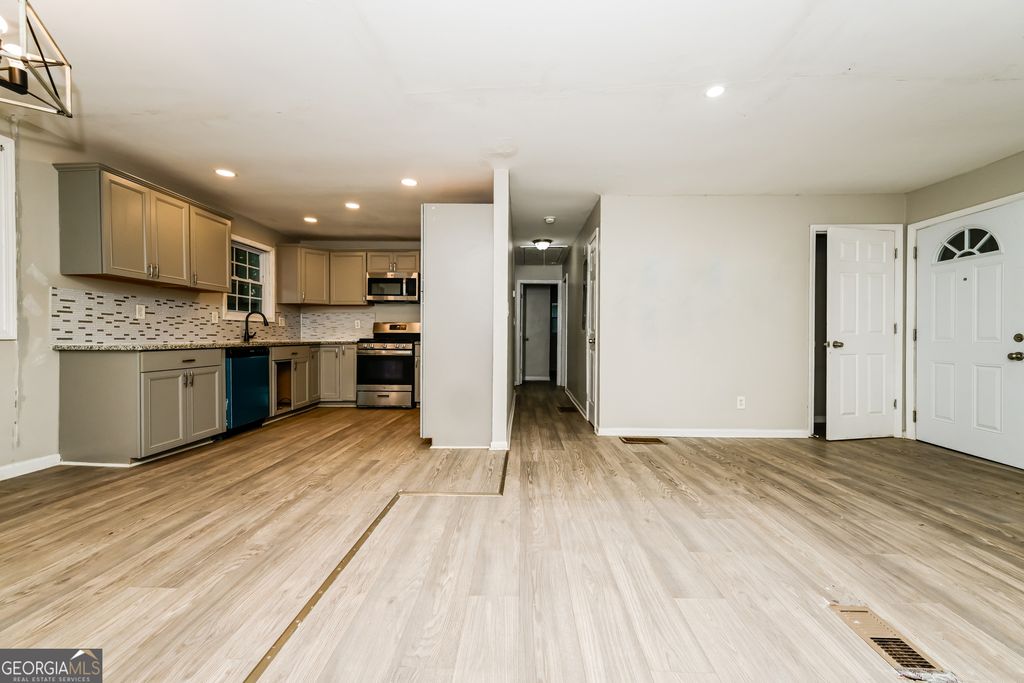 Photo of 3382 Renault Road SE, Atlanta, GA 30354 (MLS # 10650653)