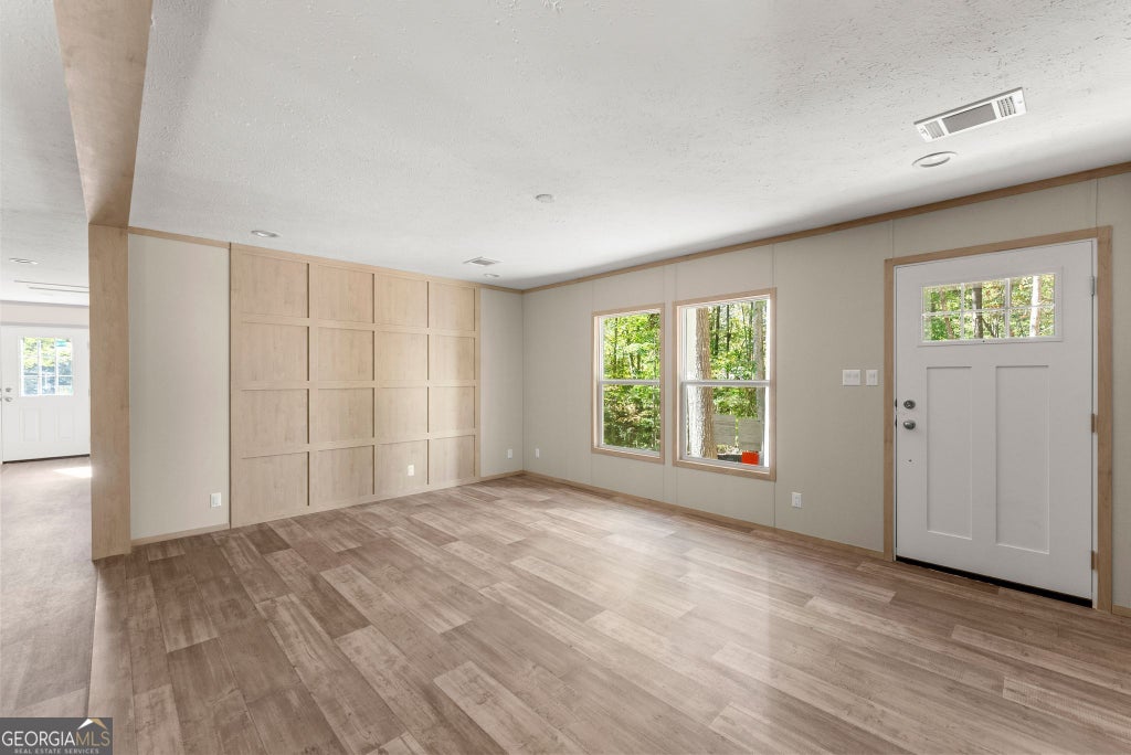Photo of 352 Lake Harbor Trail, Martin, GA 30557 (MLS # 10880559)