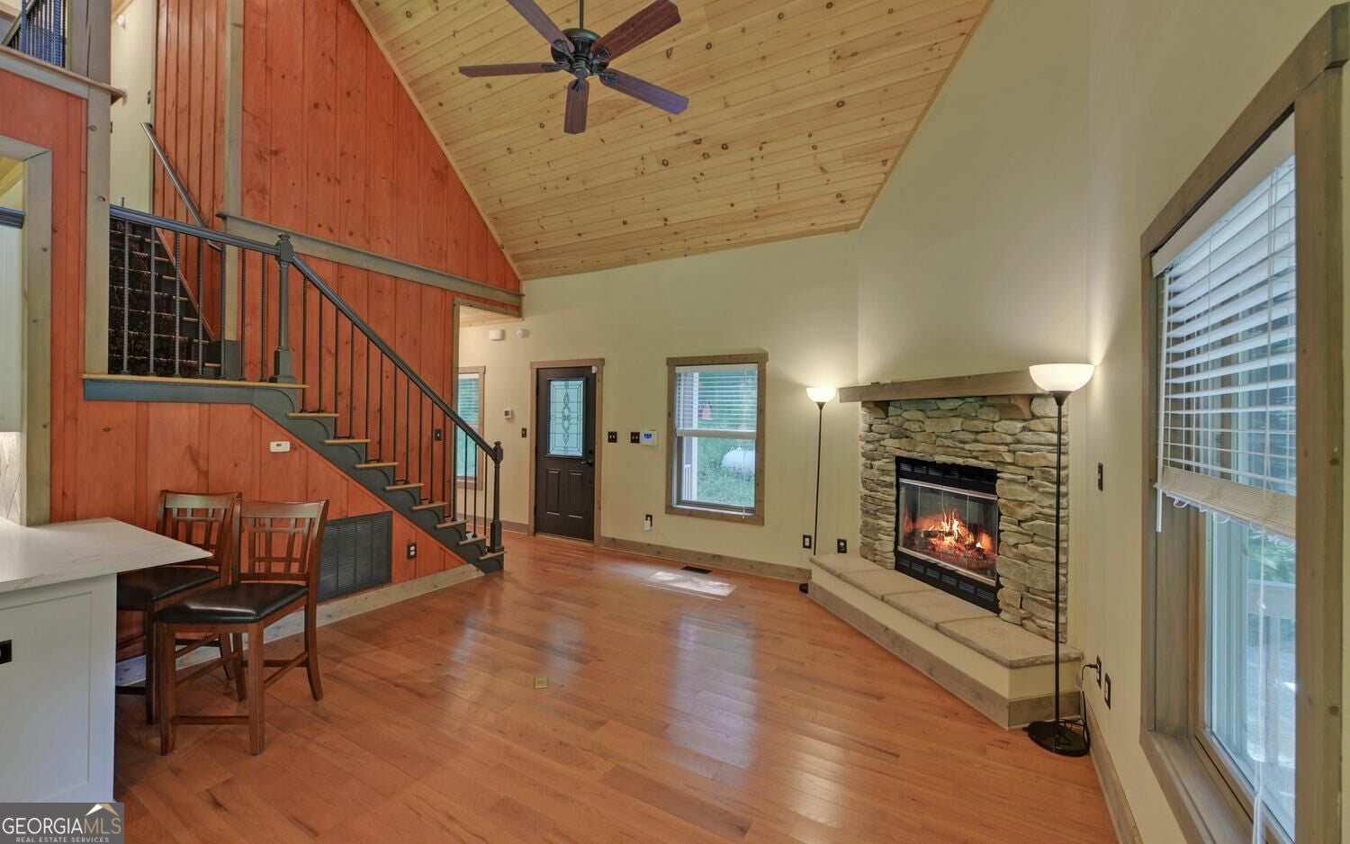 1374 Lucius RD