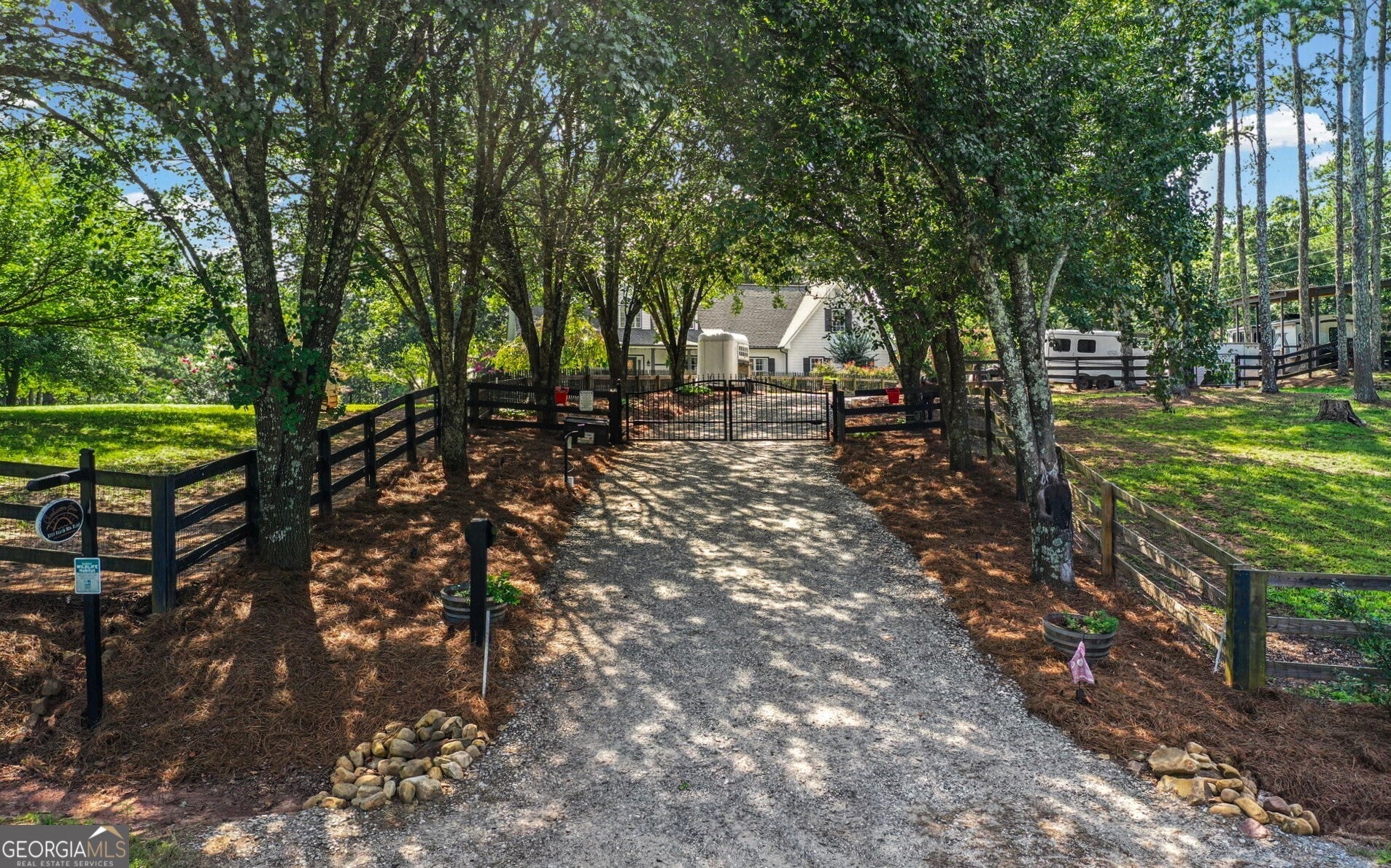 3204 Reavis Mountain RD