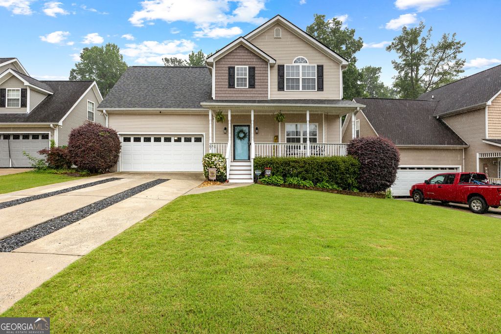 Photo of 27 Roxbury Lane, Newnan, GA 30265 (MLS # 10688154)