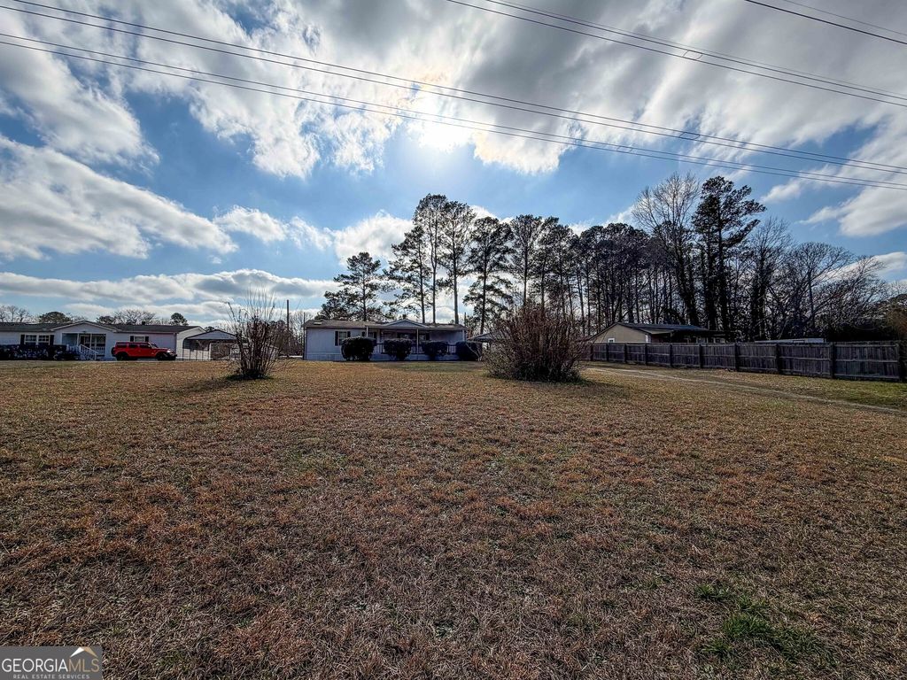 Photo of 5503 Allatoona Gateway Gtwy, Acworth, GA 30102 (MLS # 10706547)