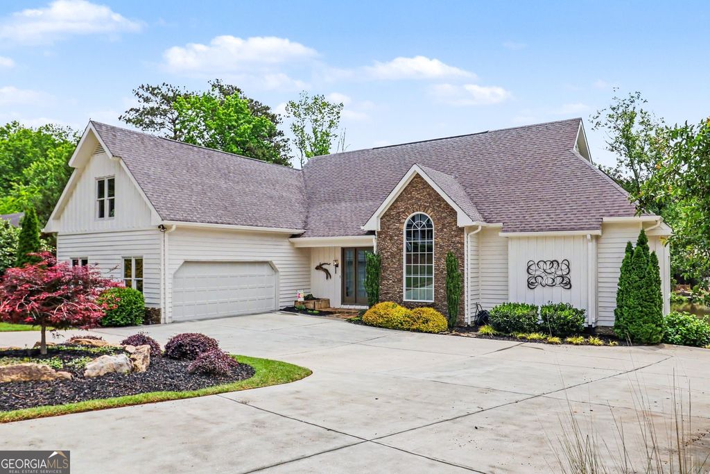Photo of 8895 Willowbrae Lane, Roswell, GA 30076 (MLS # 10760955)