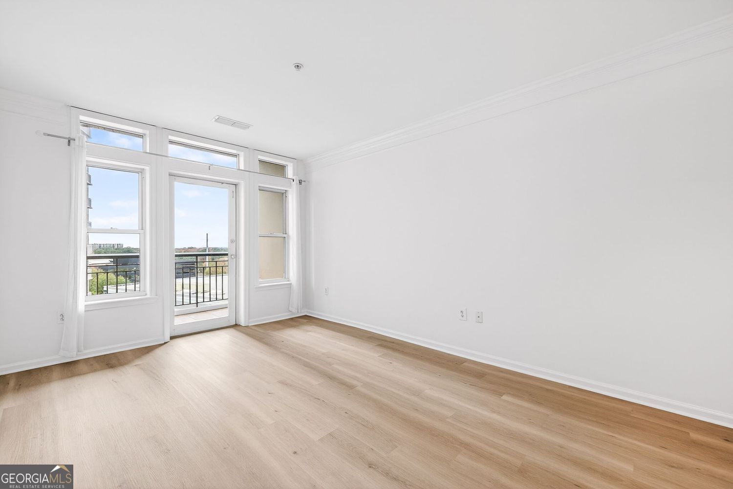 Atlanta, Georgia 30326, United States, 1 Bedroom Bedrooms, ,1 BathroomBathrooms,Residential,Active,254108