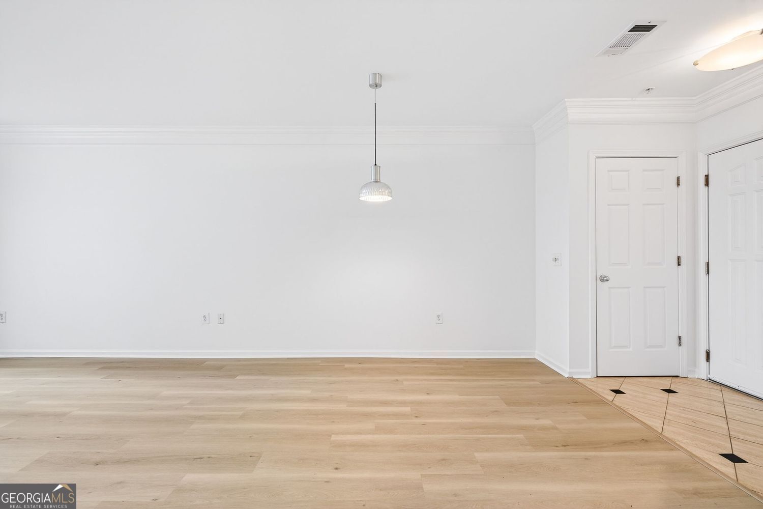 Atlanta, Georgia 30326, United States, 1 Bedroom Bedrooms, ,1 BathroomBathrooms,Residential,Active,254108