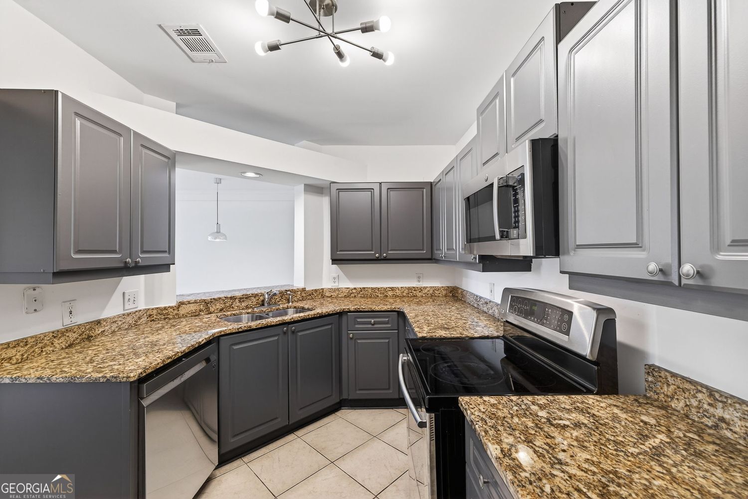 Atlanta, Georgia 30326, United States, 1 Bedroom Bedrooms, ,1 BathroomBathrooms,Residential,Active,254108