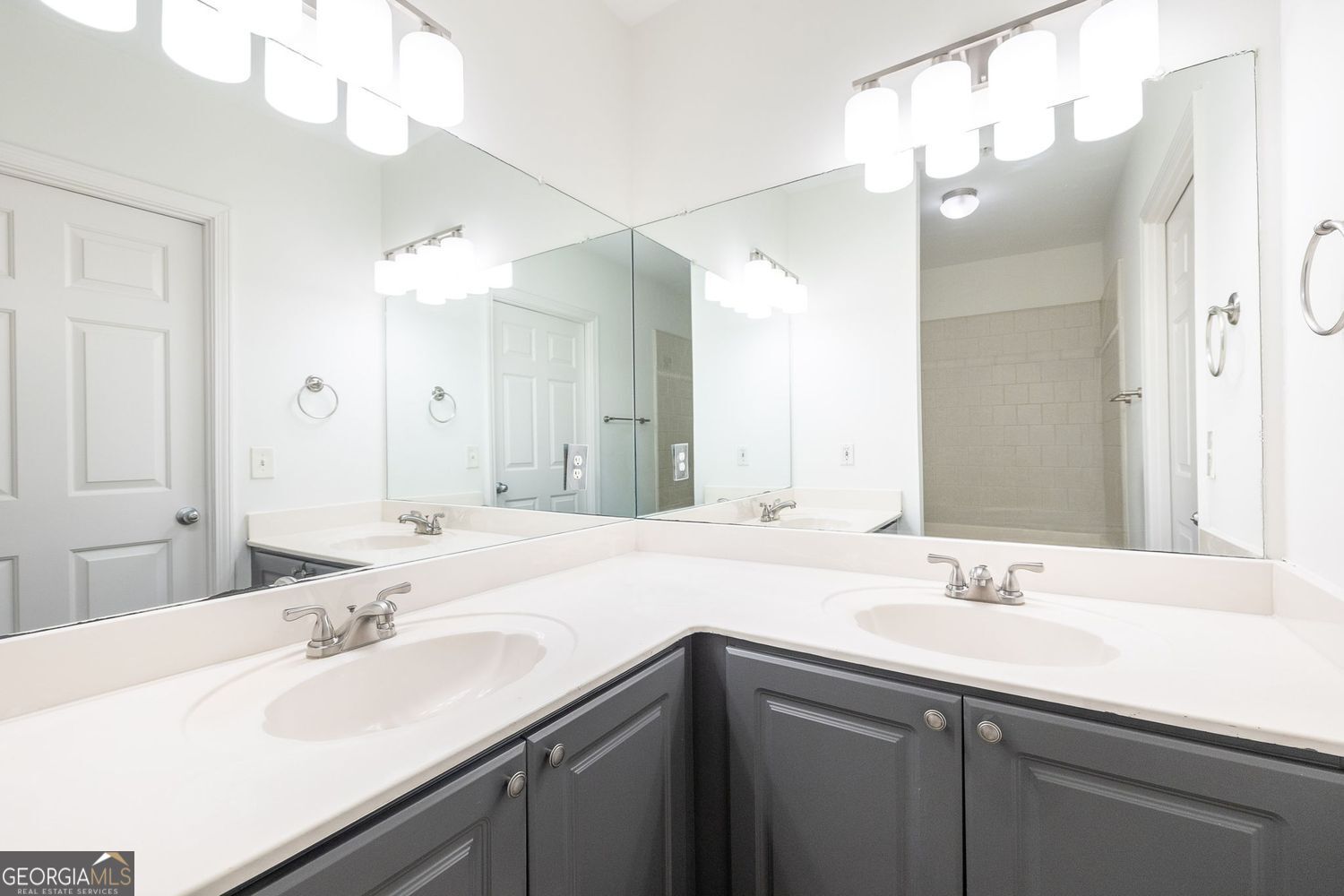 Atlanta, Georgia 30326, United States, 1 Bedroom Bedrooms, ,1 BathroomBathrooms,Residential,Active,254108