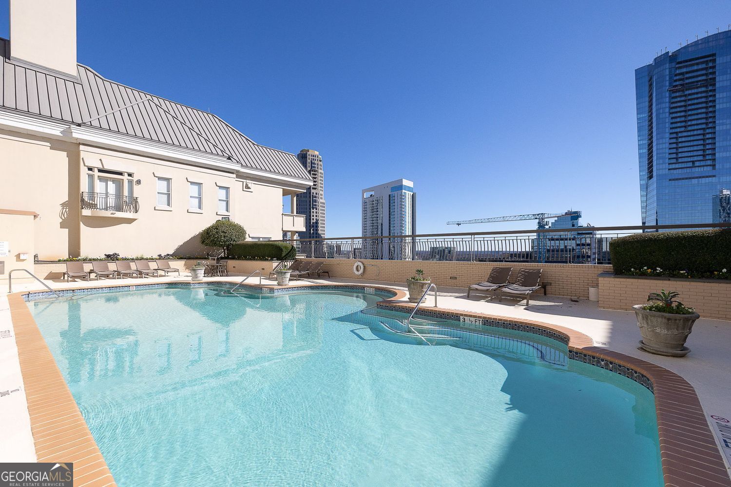 Atlanta, Georgia 30326, United States, 1 Bedroom Bedrooms, ,1 BathroomBathrooms,Residential,Active,254108