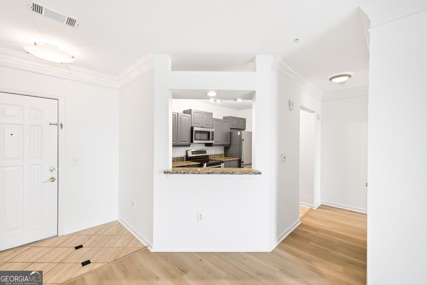 Atlanta, Georgia 30326, United States, 1 Bedroom Bedrooms, ,1 BathroomBathrooms,Residential,Active,254108