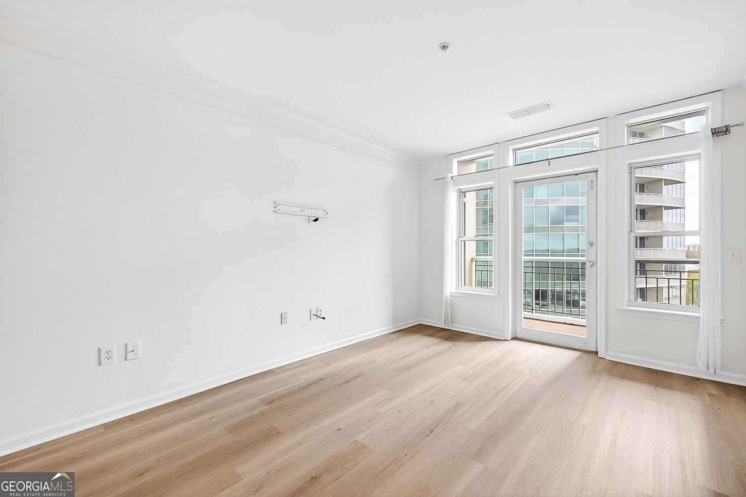 Atlanta, Georgia 30326, United States, 1 Bedroom Bedrooms, ,1 BathroomBathrooms,Residential,Active,254108