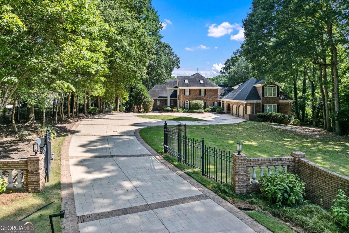 2317 Forest DR