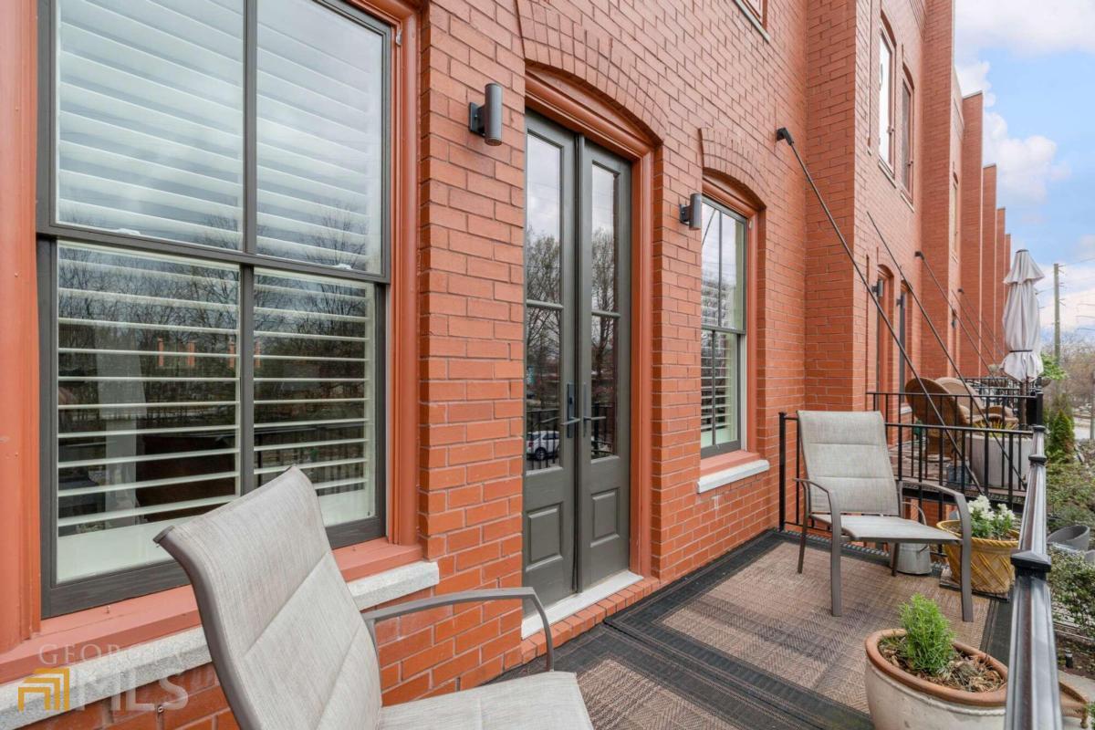 East Howard Place - Residential