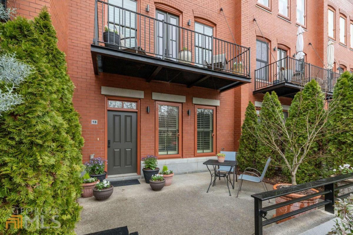 East Howard Place - Residential