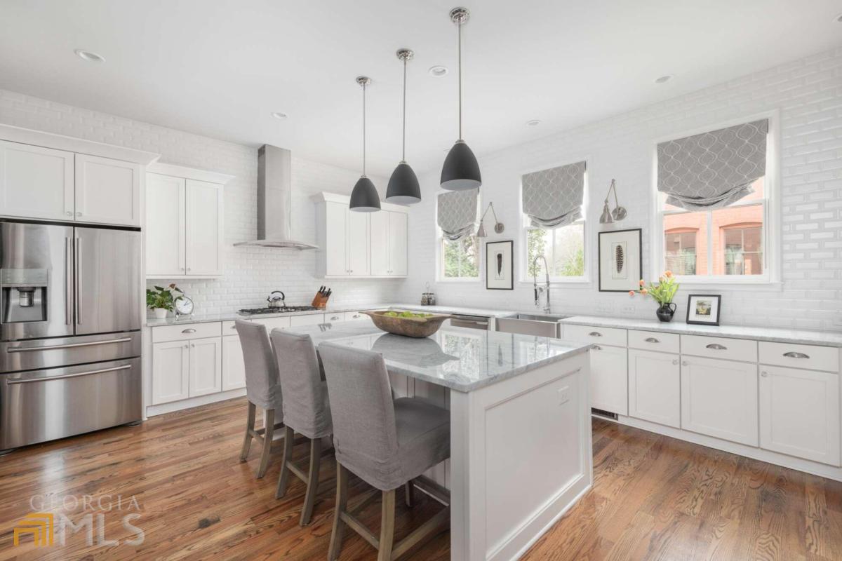 East Howard Place - Residential