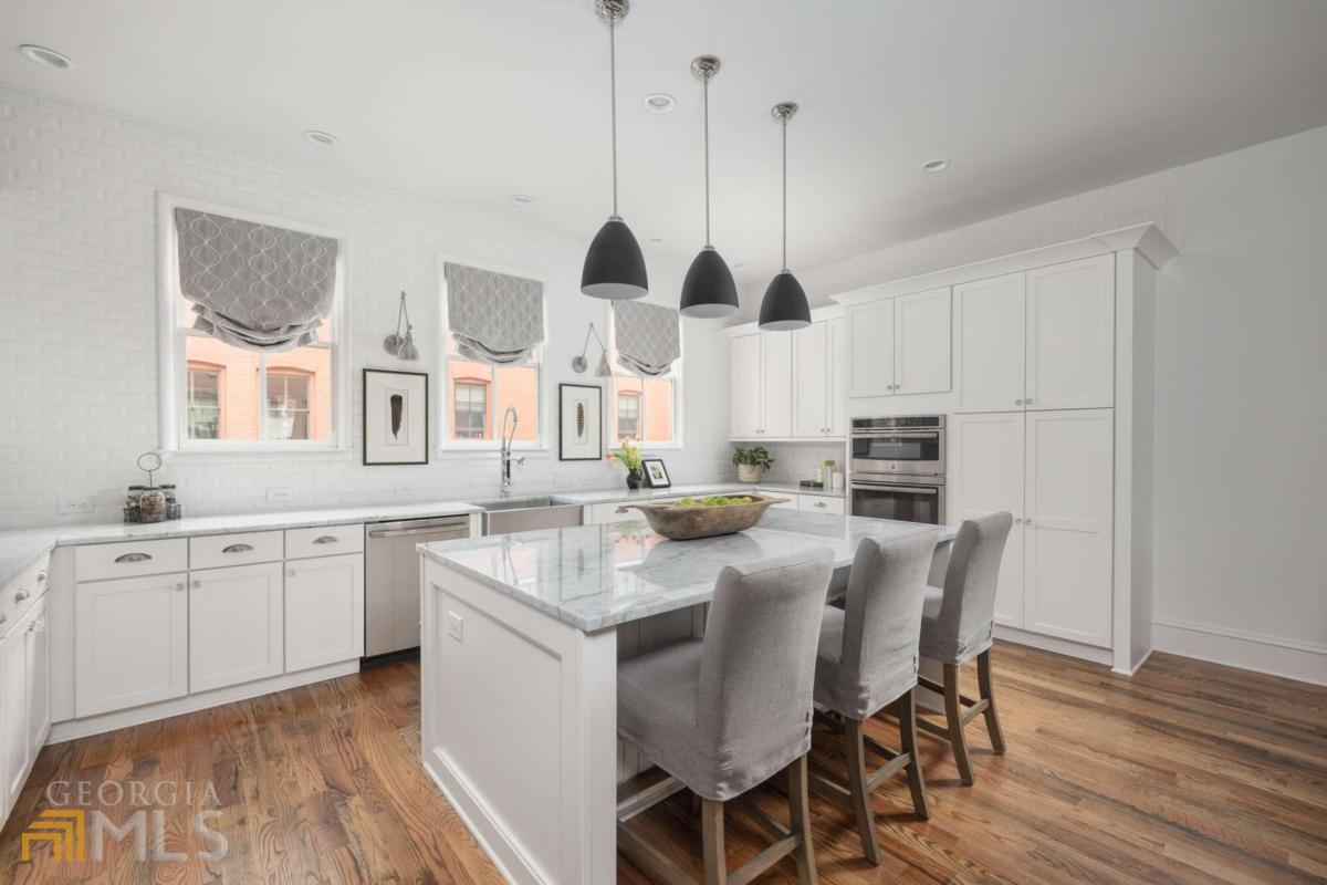 East Howard Place - Residential