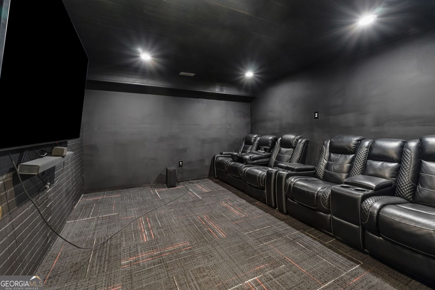 CHARLTON FORGE - Residential