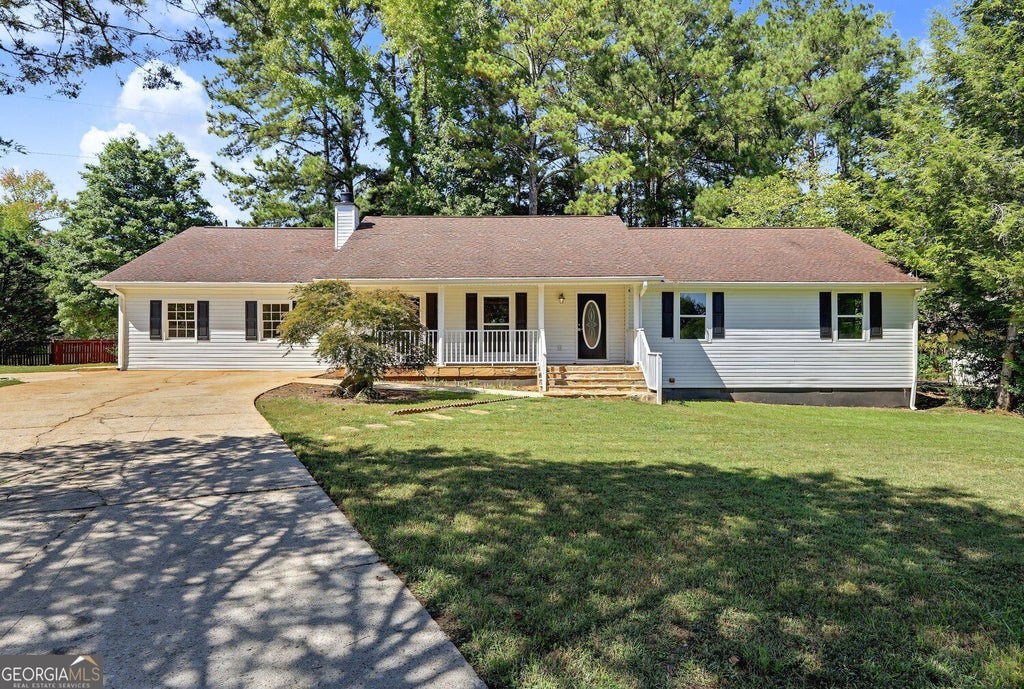 Photo of 1855 Quail Wood Drive, STONE MOUNTAIN, GA 30088 (MLS # 10869026)