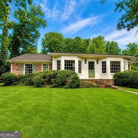 Photo of 920 Buckingham Circle NW, Atlanta, GA 30327 (MLS # 10811115)