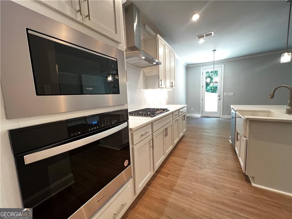 THE VILLAGE AT TOWNE LAKE - Residential Lease