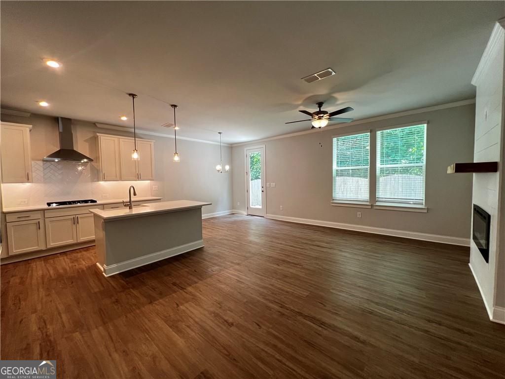 THE VILLAGE AT TOWNE LAKE - Residential Lease