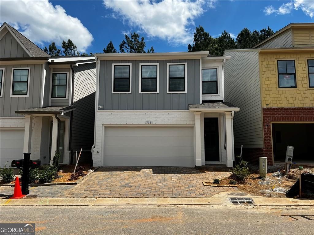 THE VILLAGE AT TOWNE LAKE - Residential Lease