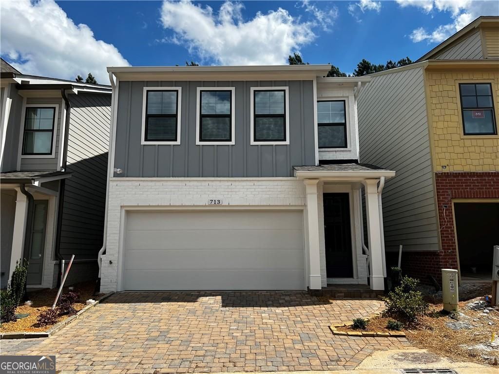 THE VILLAGE AT TOWNE LAKE - Residential Lease