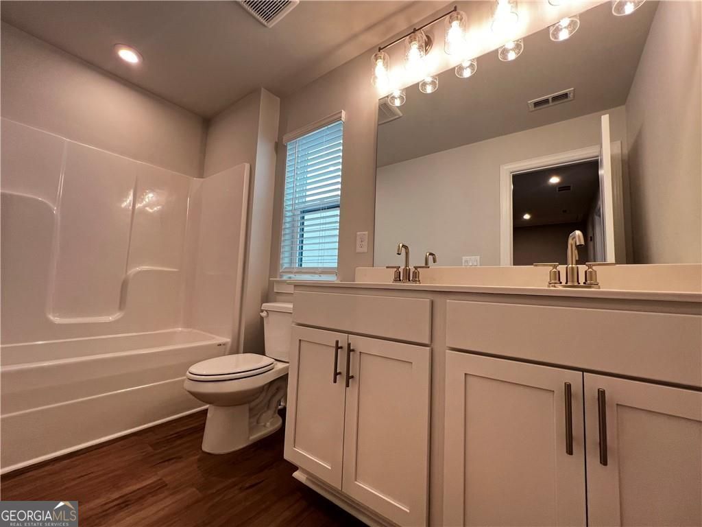 THE VILLAGE AT TOWNE LAKE - Residential Lease