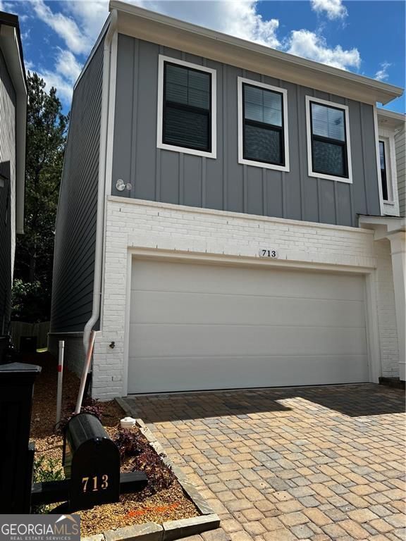 THE VILLAGE AT TOWNE LAKE - Residential Lease