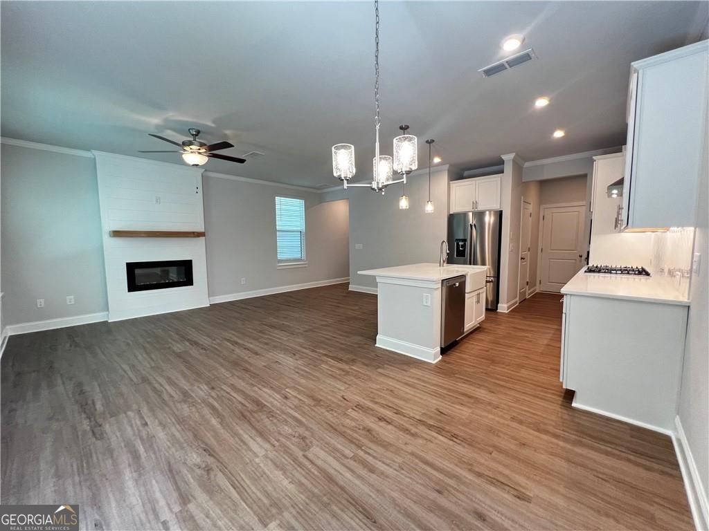 THE VILLAGE AT TOWNE LAKE - Residential Lease