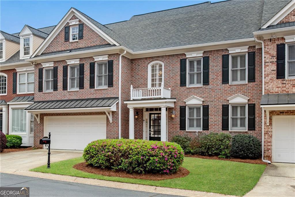 611 Vinings Estates DR SE