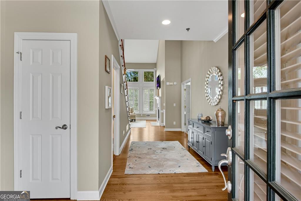 611 Vinings Estates DR SE
