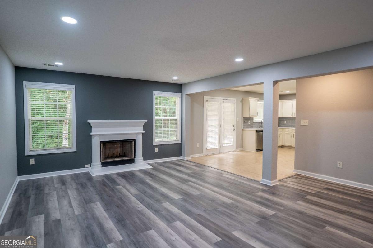 3243 Newtons Crest CIR