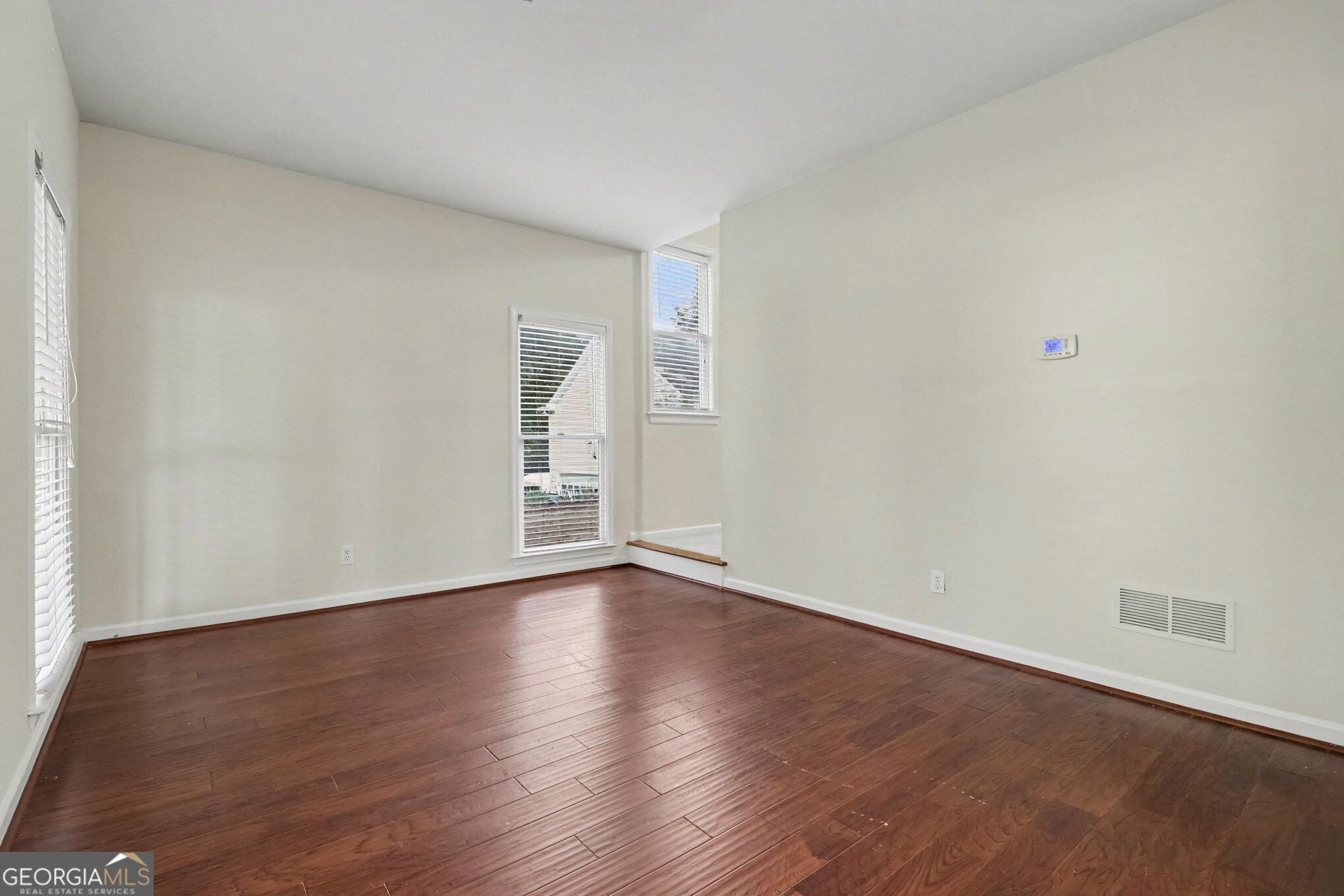 3995 Shelby LN