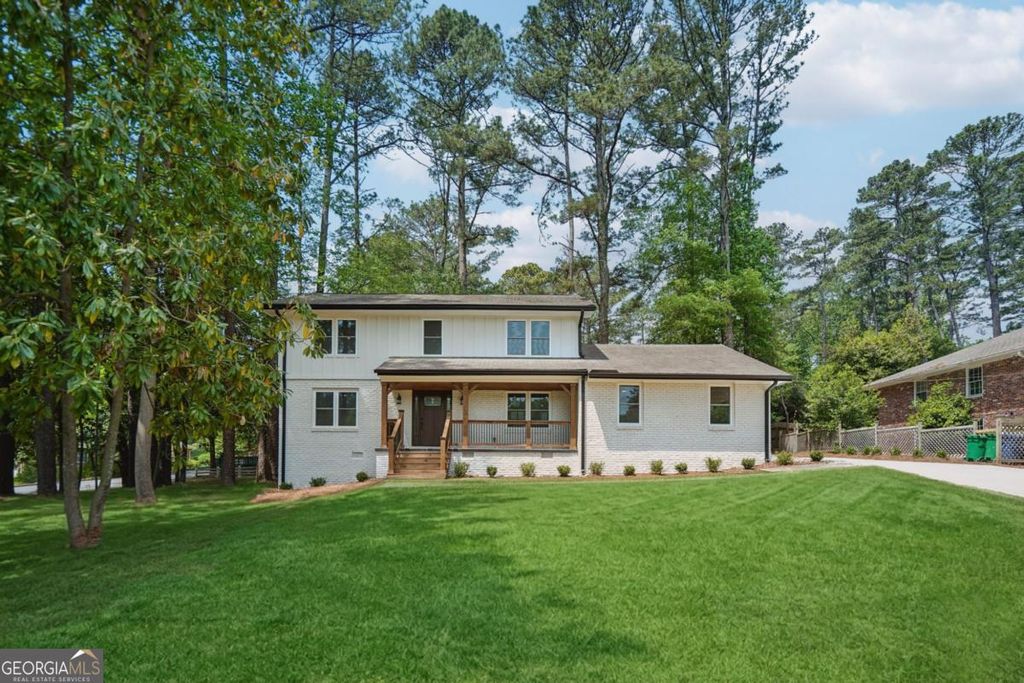 Photo of 2452 King Arthur Circle NE, Atlanta, GA 30345 (MLS # 10738864)