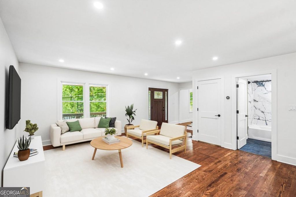 Photo of 2452 King Arthur Circle NE, Atlanta, GA 30345 (MLS # 10738864)