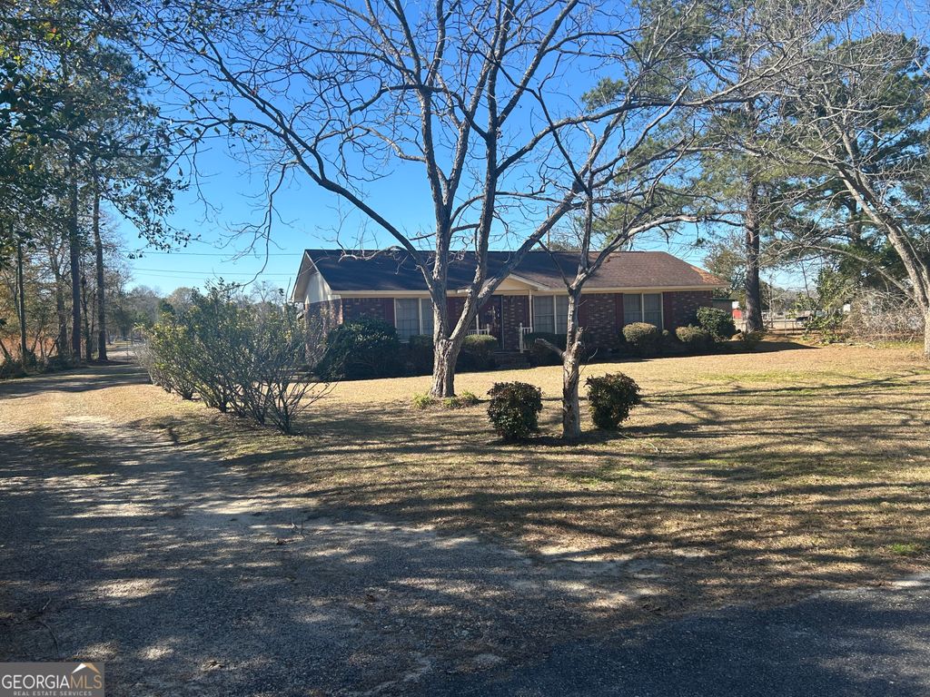 Photo of 130 Meadowood Ln, Fitzgerald, GA 31750 (MLS # 10680859)