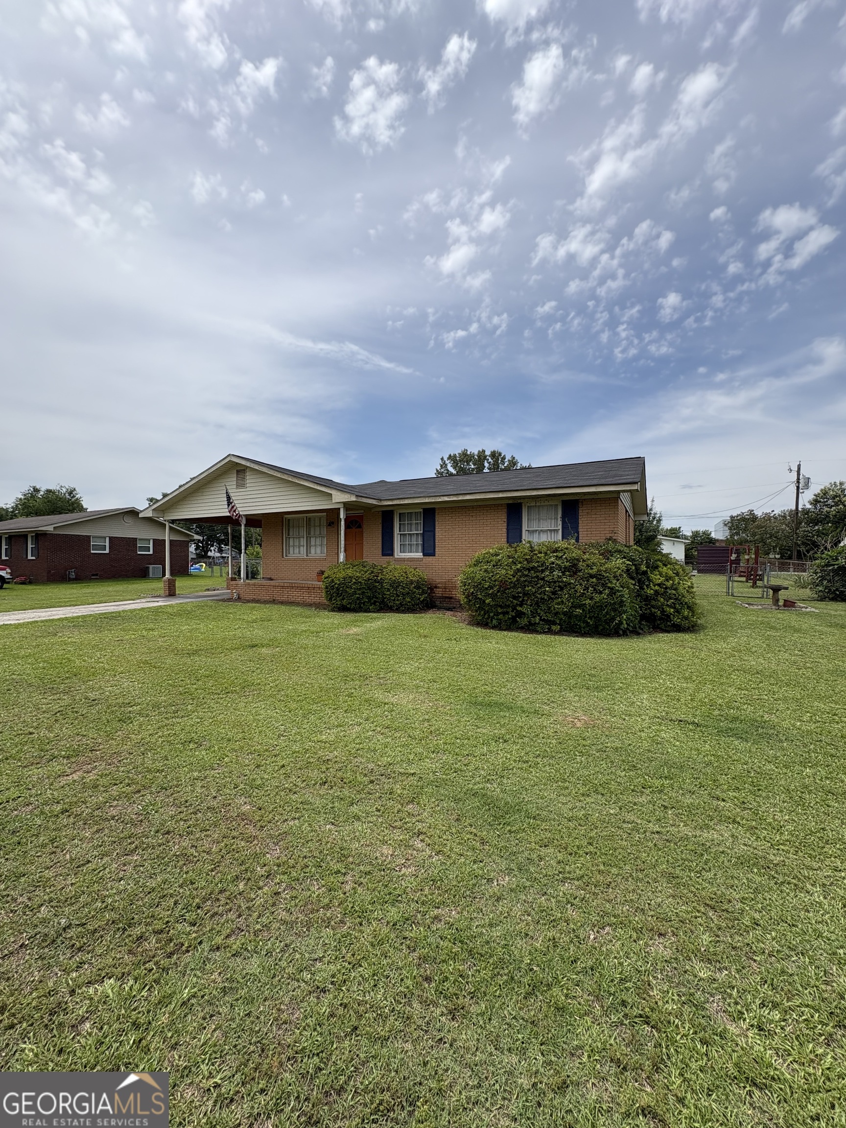 426 Moye DR