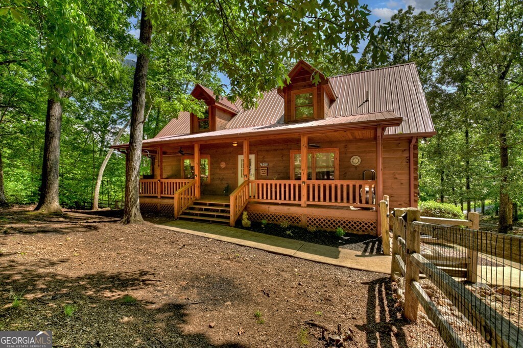 18 Mallard LN