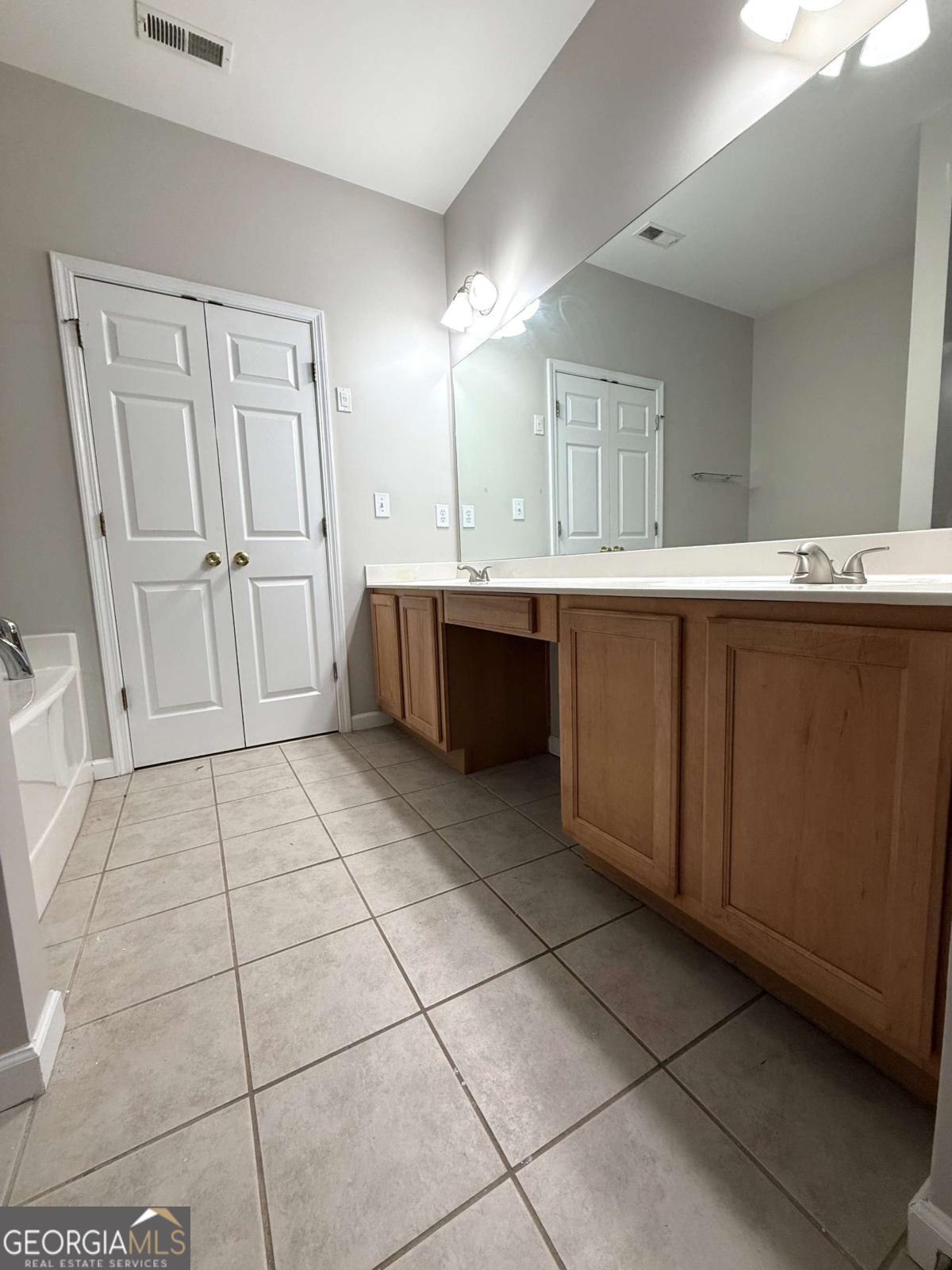 Magnolia Lane Condos - Residential