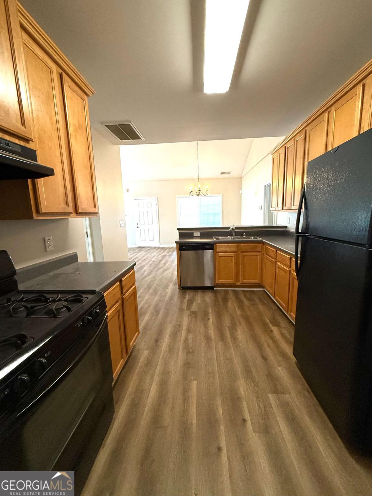 Magnolia Lane Condos - Residential