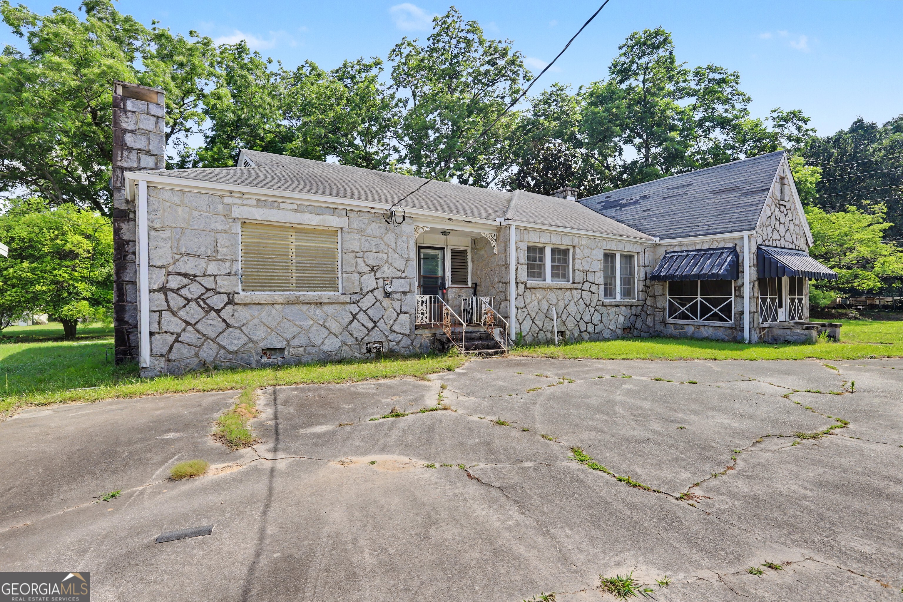 3590 Klondike RD