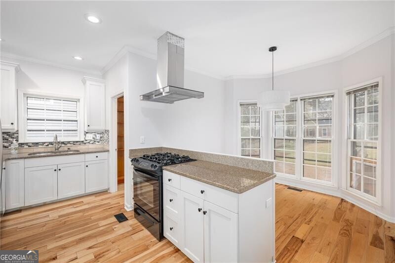 Atlanta, Georgia 30360, United States, 4 Bedrooms Bedrooms, ,4 BathroomsBathrooms,Residential,Pending,92533