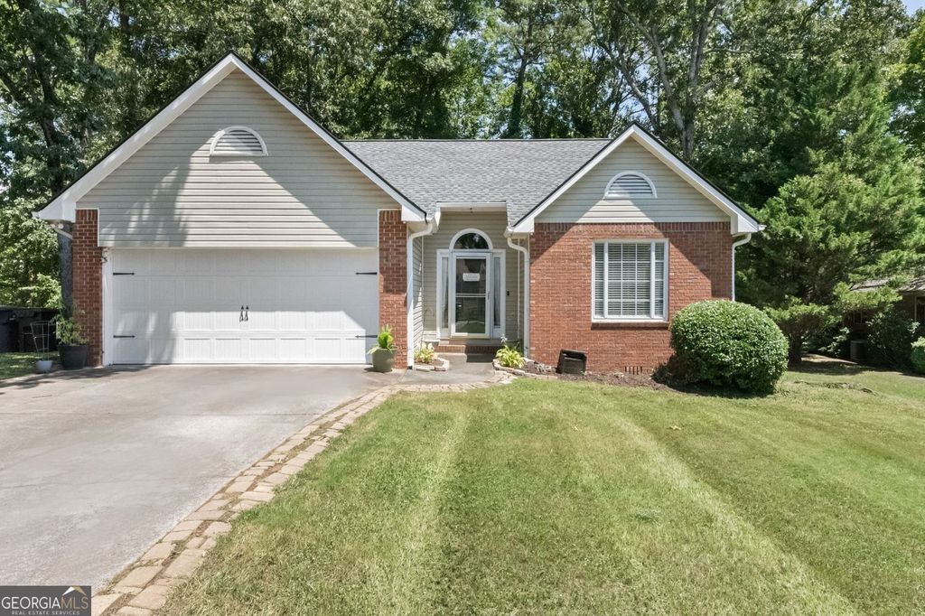 Photo of 45 White Oak Dr Drive SE, Cartersville, GA 30121 (MLS # 10801916)