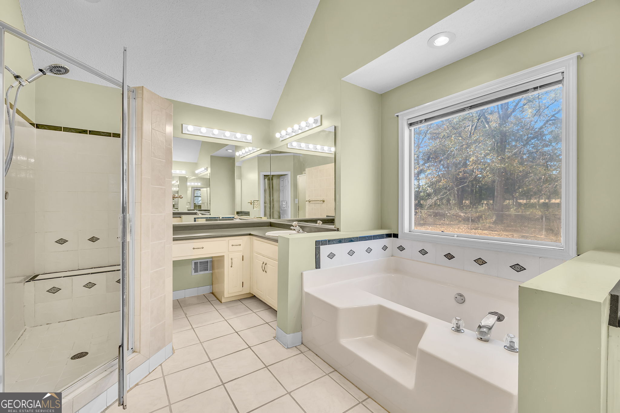 Hampton, Georgia 30228, United States, 4 Bedrooms Bedrooms, ,3 BathroomsBathrooms,Residential,Active,245526