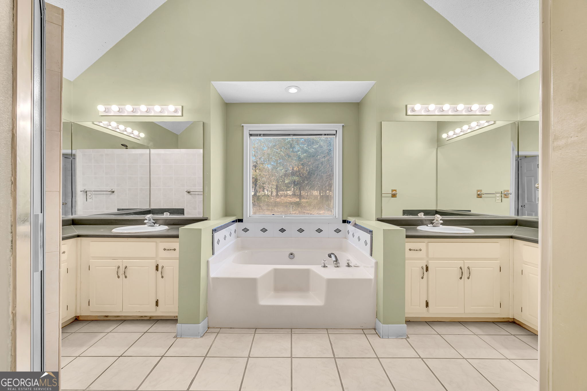 Hampton, Georgia 30228, United States, 4 Bedrooms Bedrooms, ,3 BathroomsBathrooms,Residential,Active,245526