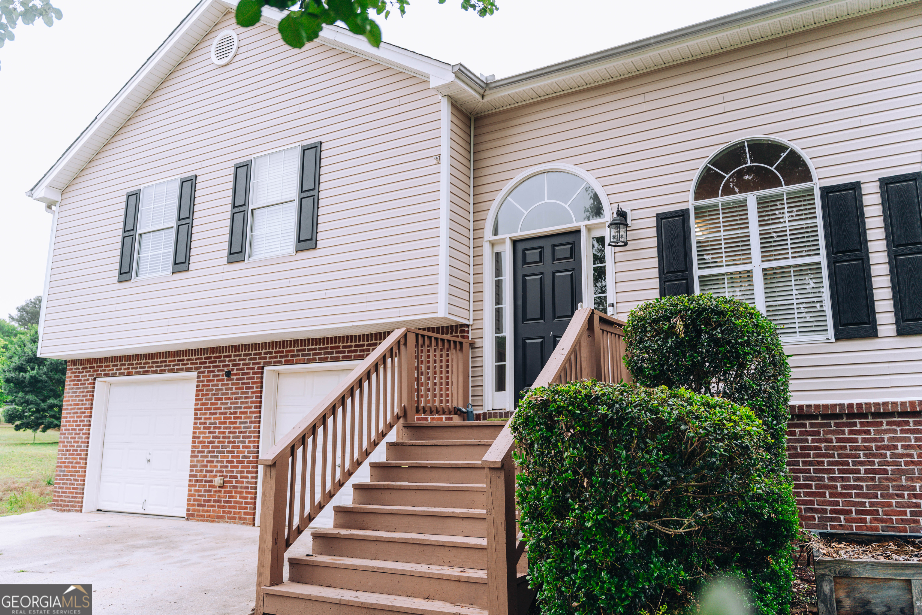 540 Mackinaw DR